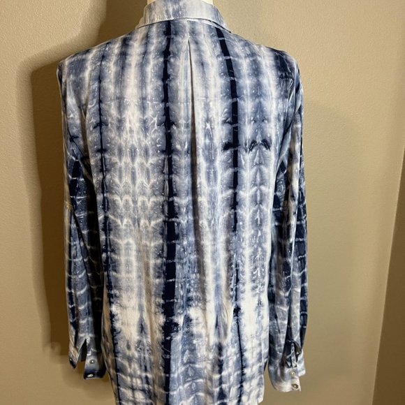 Hero’s and Dreamers Tie Die Button-down with Shell Buttons Size Large - Picture 6 of 9